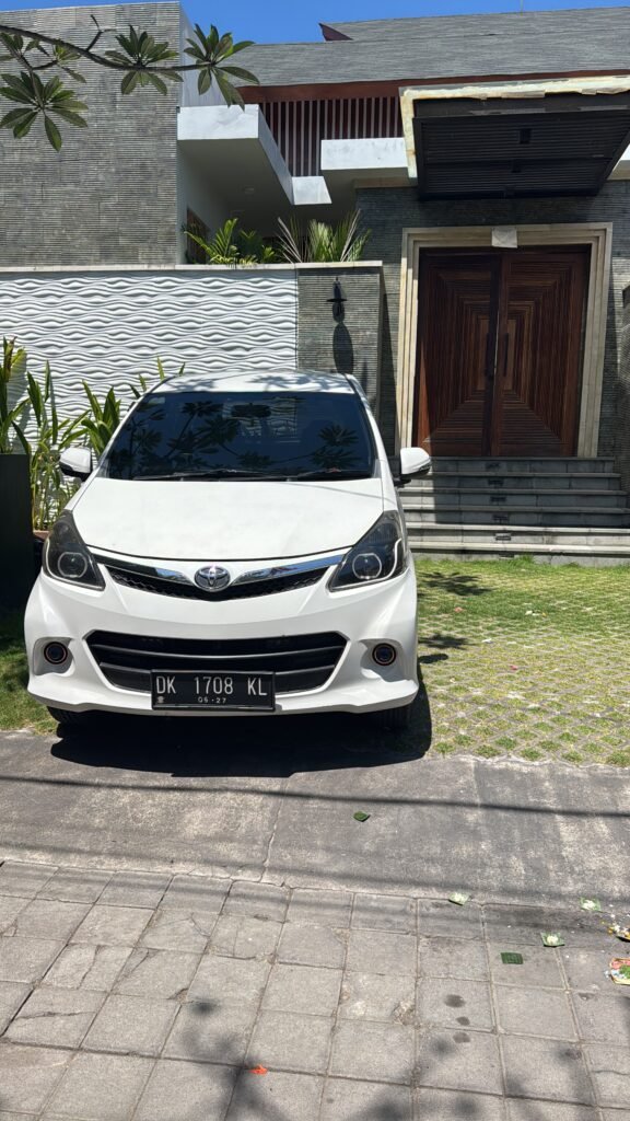 Driver vehicle photo