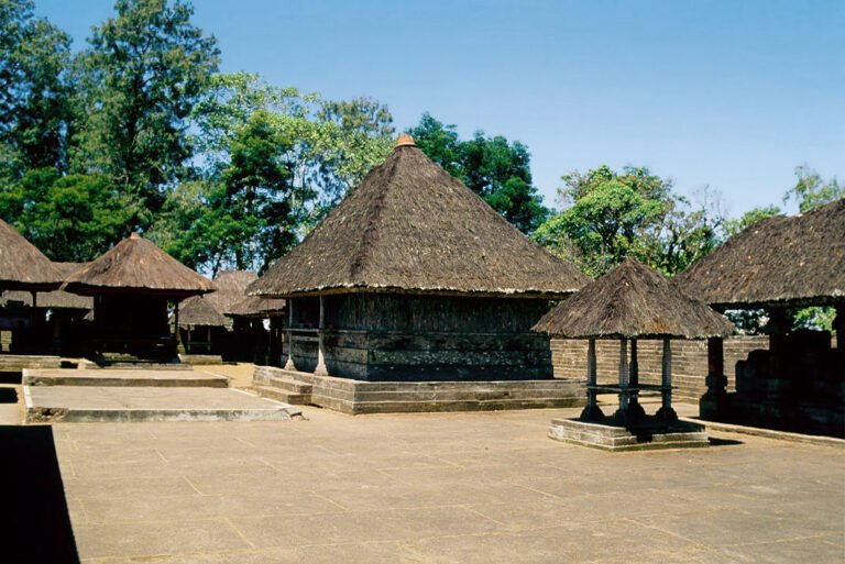 Puncak Penulisan Temple, Bali