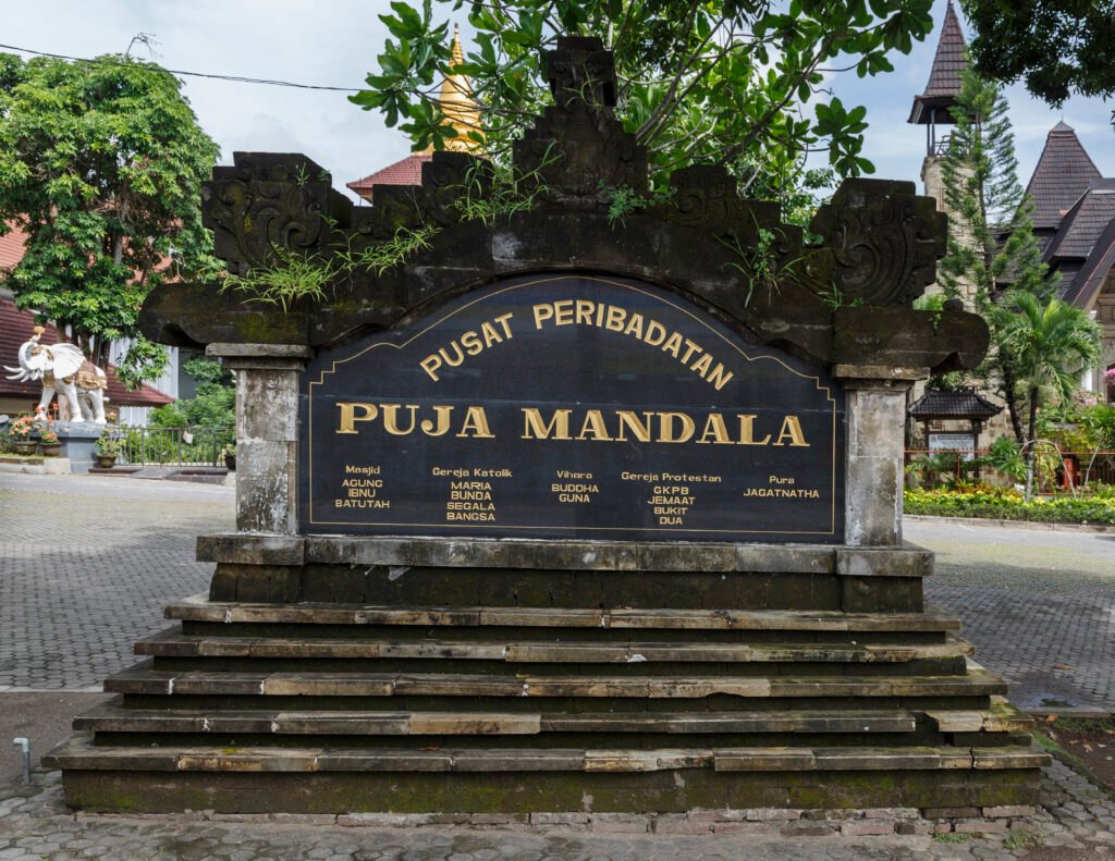 Puja Mandala, Bali