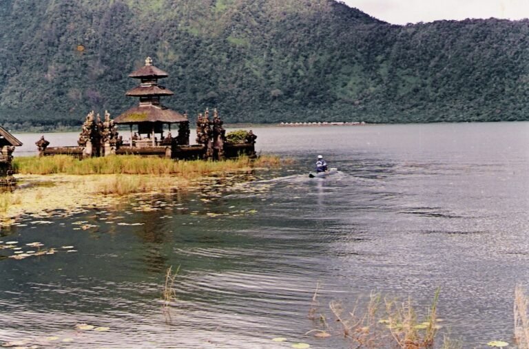 Lake Beratan, Bali