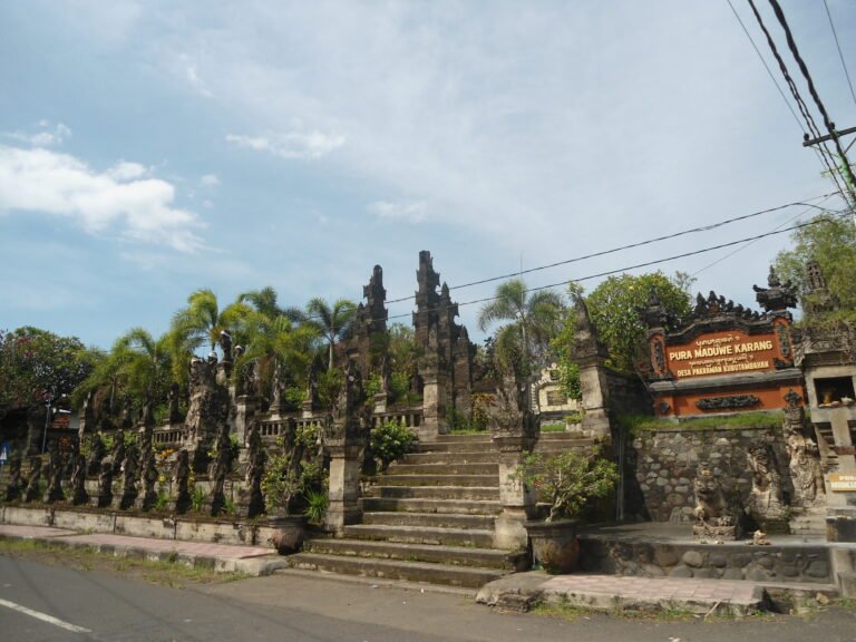 Meduwe Karang Temple, Bali
