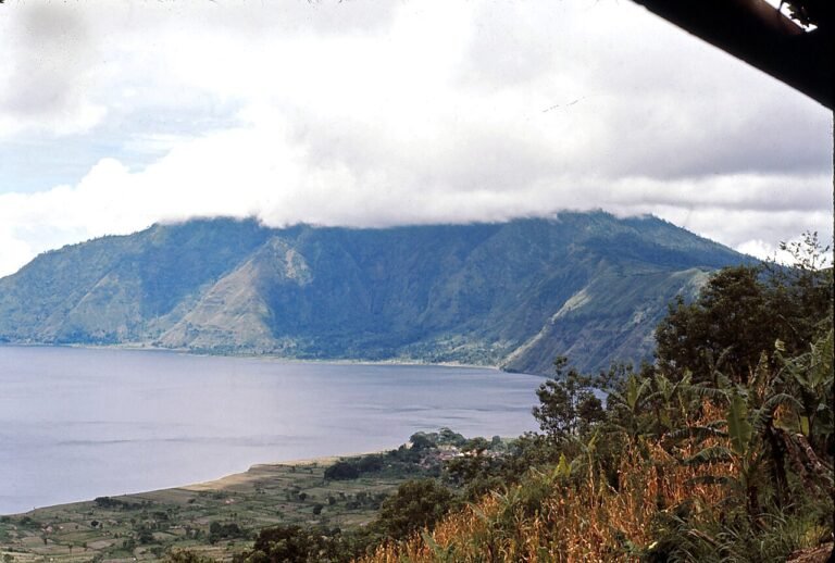 Historical photograph from 1971: Lake Batur viewed from Penelokan