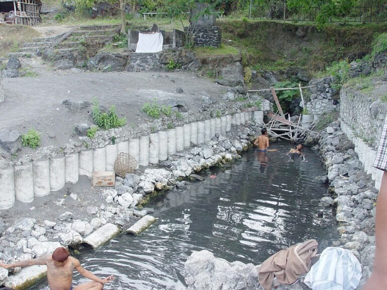 Historical photograph from 2005 of a bathing pool at Toya Bungkah, Bali