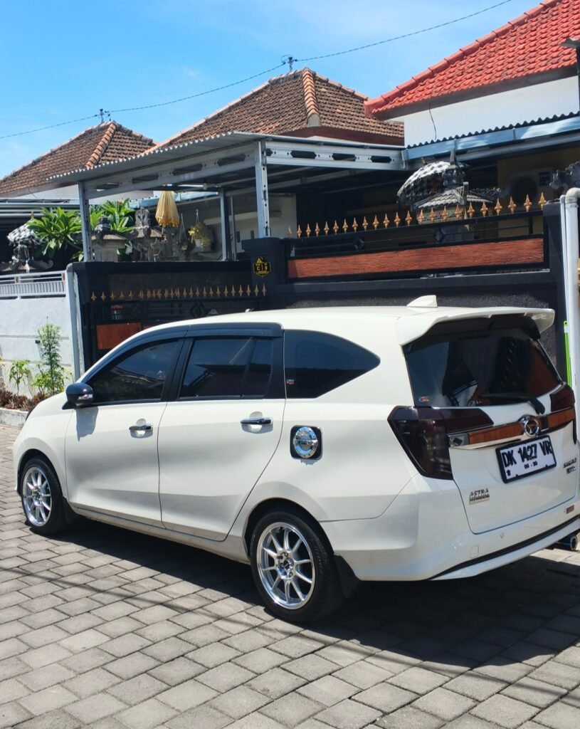 Driver vehicle photo