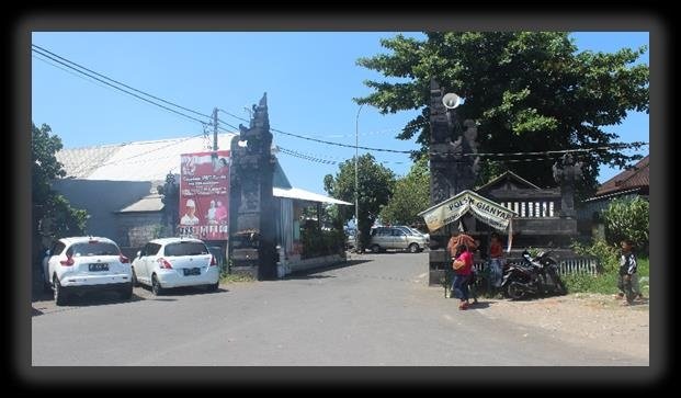 Entrance to Lebih Beach, Gianyar, photographed in 2019 / Pintu masuk Pantai Lebih, Gianyar, tahun 2019