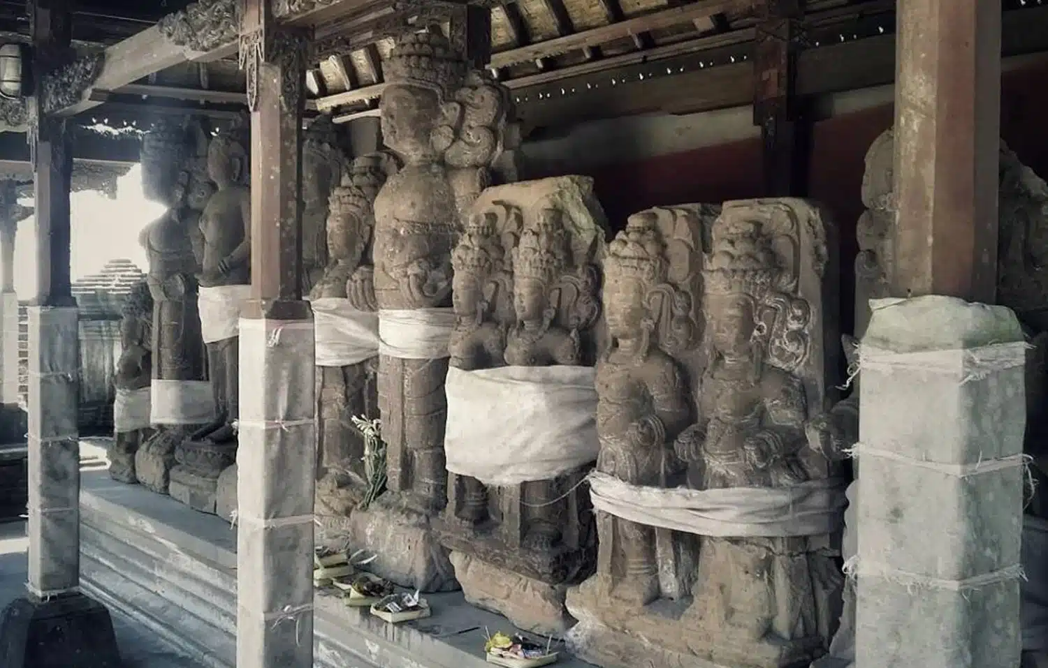 Puncak Penulisan Temple